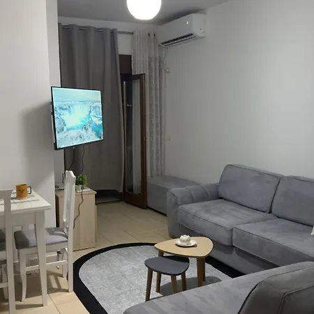 Center טיראנה