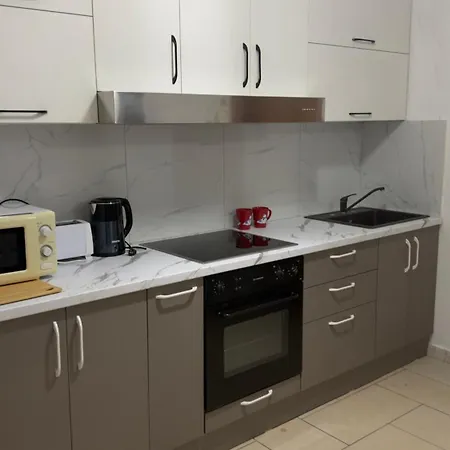 דירה Center *